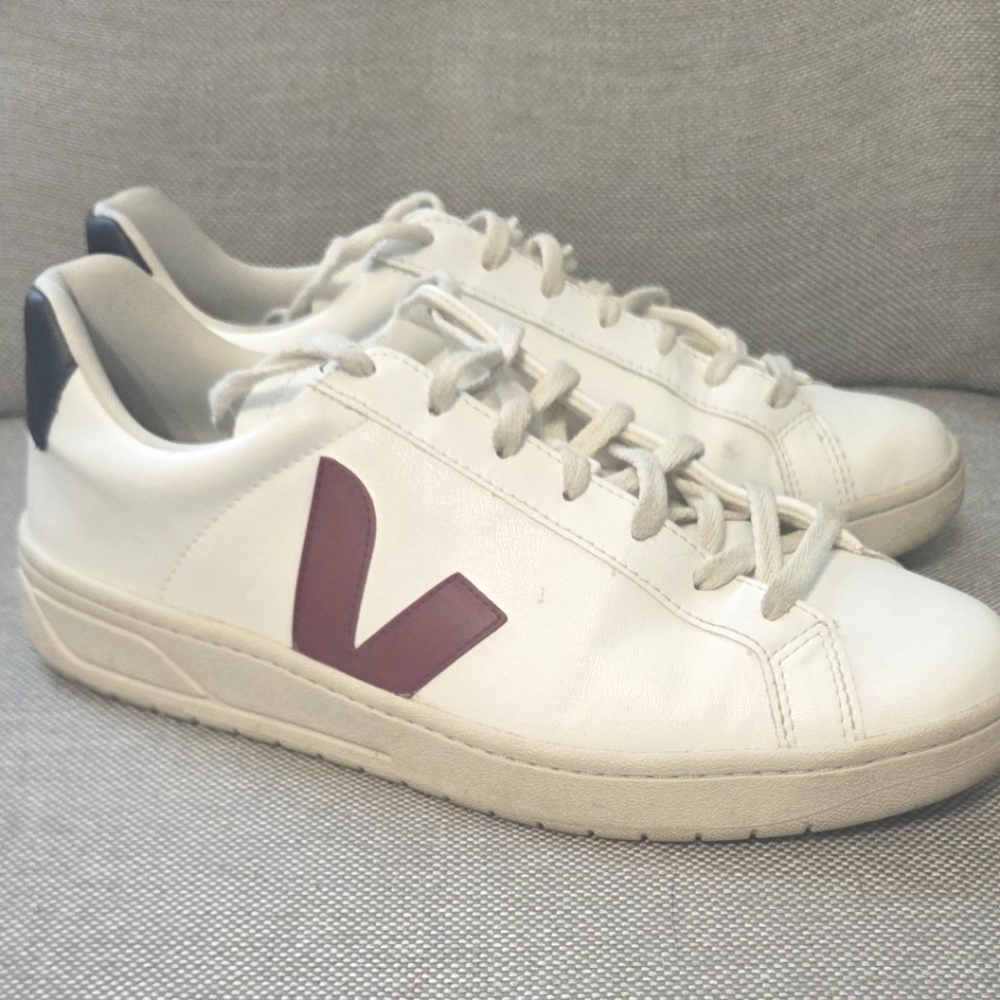 VEJA MEN URCA SNEAKERS WHITE - MARSALA - BLACK 11.5 US